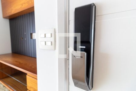 Fechadura Sala de Estar de apartamento para alugar com 2 quartos, 95m² em Vila Gertrudes, São Paulo