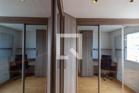 Apartamento para alugar com 95m², 2 quartos e 2 vagas Apartamento para alugar com 95m², 2 quartos e 2 vagasCloset