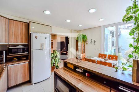 Casa à venda com 220m², 4 quartos e 2 vagas Casa à venda com 220m², 4 quartos e 2 vagasCozinha