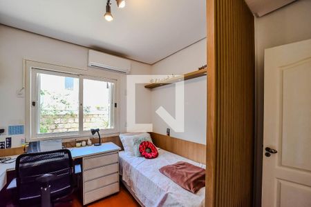 Casa à venda com 220m², 4 quartos e 2 vagas Casa à venda com 220m², 4 quartos e 2 vagasQuarto 2