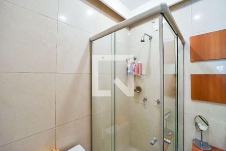 Casa à venda com 220m², 4 quartos e 2 vagas Casa à venda com 220m², 4 quartos e 2 vagasBanheiro da Suíte