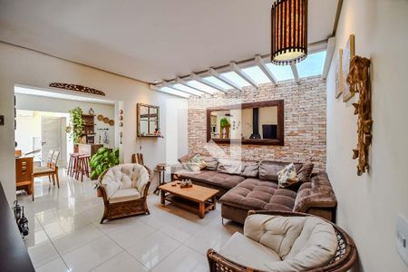 Sala de casa à venda com 4 quartos, 220m² em Sarandi, Porto Alegre