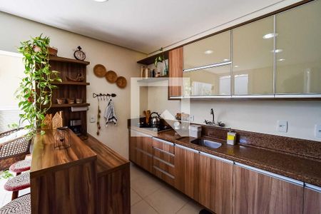 Casa à venda com 220m², 4 quartos e 2 vagas Casa à venda com 220m², 4 quartos e 2 vagasCozinha