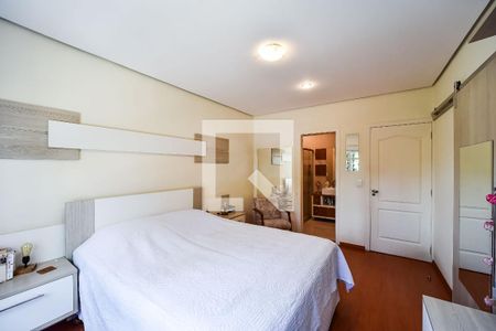 Casa à venda com 220m², 4 quartos e 2 vagas Casa à venda com 220m², 4 quartos e 2 vagasSuíte