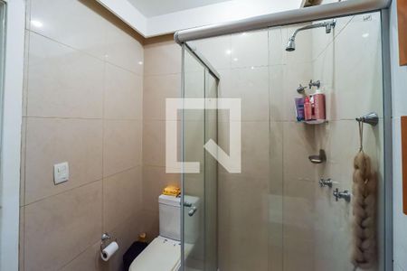 Casa à venda com 220m², 4 quartos e 2 vagas Casa à venda com 220m², 4 quartos e 2 vagasBanheiro da Suíte