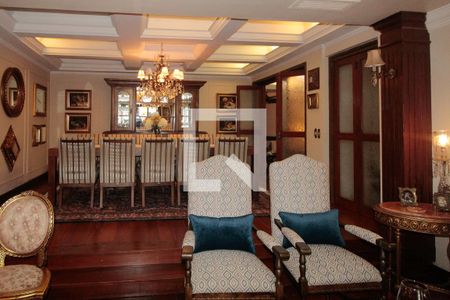 Sala de casa à venda com 5 quartos, 640m² em Três Figueiras, Porto Alegre