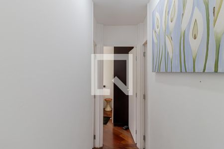 Corredor de apartamento para alugar com 2 quartos, 47m² em Jardim Santa Emília, São Paulo