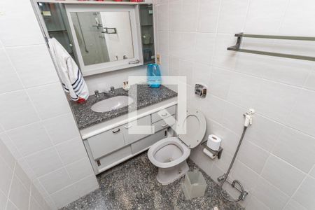 Apartamento à venda com 189m², 3 quartos e 2 vagas Apartamento à venda com 189m², 3 quartos e 2 vagasBanheiro Suíte 1