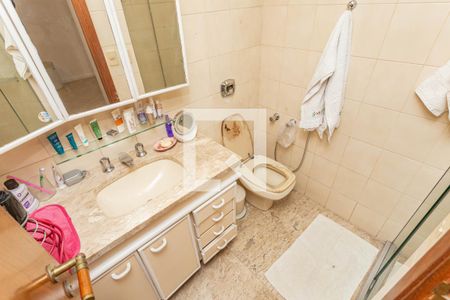 Apartamento à venda com 189m², 3 quartos e 2 vagas Apartamento à venda com 189m², 3 quartos e 2 vagasBanheiro Suíte 2