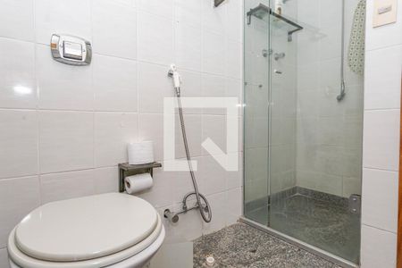 Apartamento à venda com 189m², 3 quartos e 2 vagas Apartamento à venda com 189m², 3 quartos e 2 vagasBanheiro Suíte 1