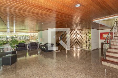 Apartamento à venda com 189m², 3 quartos e 2 vagas Apartamento à venda com 189m², 3 quartos e 2 vagasHall