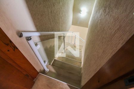 Casa à venda com 130m², 3 quartos e 3 vagasEscada