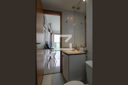 Apartamento à venda com 80m², 2 quartos e 1 vagaBanheiro da Suíte