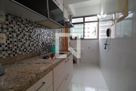 Apartamento à venda com 80m², 2 quartos e 1 vagaCozinha e Área de Serviço