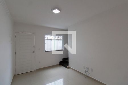 Sala e Cozinha de casa de condomínio para alugar com 2 quartos, 80m² em Itaquera, São Paulo