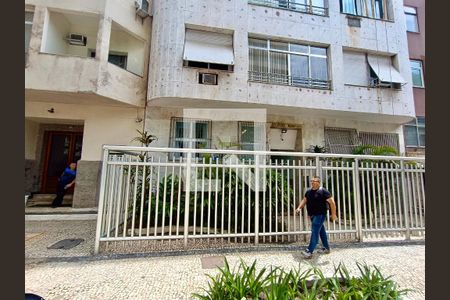 Apartamento para alugar com 55m², 2 quartos e sem vaga Apartamento para alugar com 55m², 2 quartos e sem vagaFachada com cartaz QA.