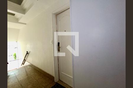 Apartamento para alugar com 55m², 2 quartos e sem vaga Apartamento para alugar com 55m², 2 quartos e sem vagaHall