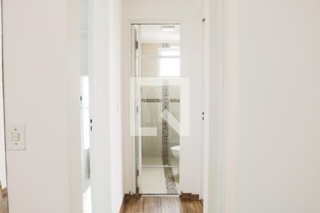 Corredor de apartamento à venda com 2 quartos, 52m² em Parque Maria Domitila, São Paulo