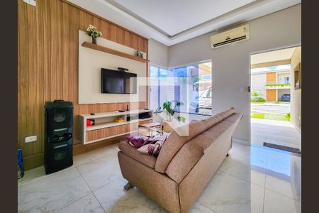 Sala de casa de condomínio para alugar com 3 quartos, 134m² em Jardim Jacinto, Jacareí