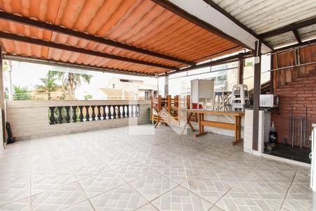 Casa à venda com 150m², 5 quartos e 2 vagasChurrasqueira/Varanda