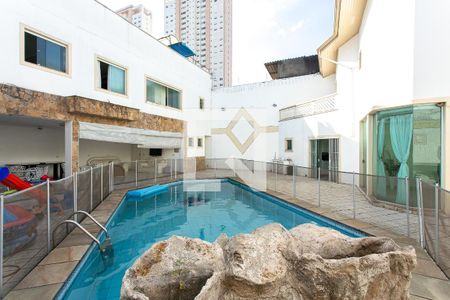 Casa à venda com 1000m², 5 quartos e 8 vagasPiscina