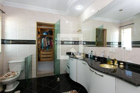 Casa à venda com 1000m², 5 quartos e 8 vagasBanheiro da Suíte 4