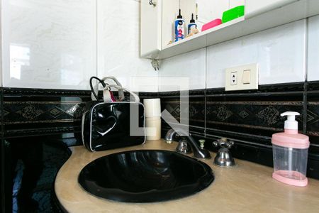 Casa à venda com 1000m², 5 quartos e 8 vagasBanheiro da Suíte 1