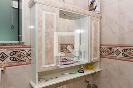 Casa à venda com 1000m², 5 quartos e 8 vagasBanheiro da Suíte 2