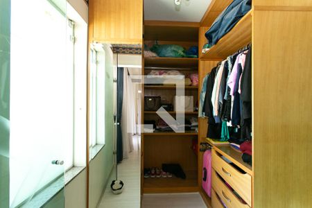 Casa à venda com 1000m², 5 quartos e 8 vagasCloset da Suíte 1