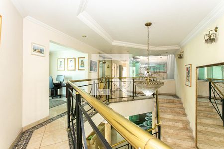 Casa à venda com 1000m², 5 quartos e 8 vagasCorredor