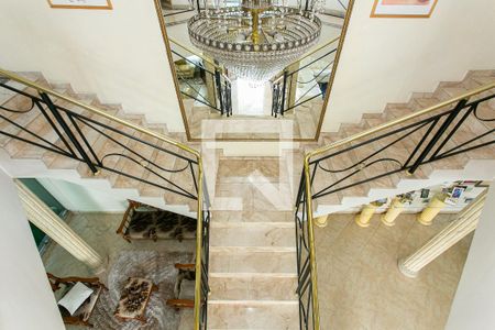 Casa à venda com 1000m², 5 quartos e 8 vagasEscada