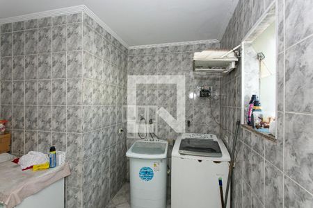 Casa à venda com 1000m², 5 quartos e 8 vagasCasa 2 - Área de Serviço