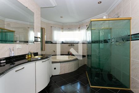 Casa à venda com 1000m², 5 quartos e 8 vagasBanheiro da Suíte 4