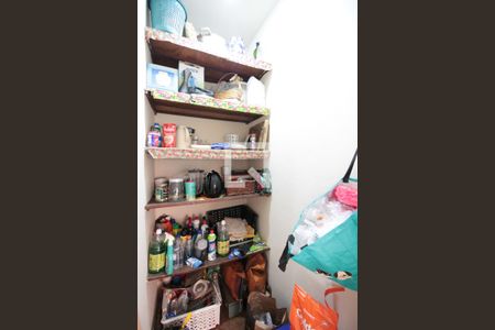 Casa à venda com 267m², 3 quartos e 2 vagasDespensa