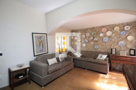 Sala de casa à venda com 3 quartos, 267m² em Ouro Preto, Belo Horizonte