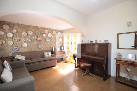 Sala de casa à venda com 3 quartos, 267m² em Ouro Preto, Belo Horizonte