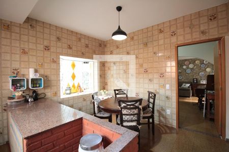 Casa à venda com 267m², 3 quartos e 2 vagasCozinha