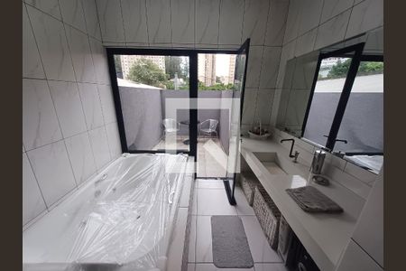 Casa de condomínio à venda com 267m², 3 quartos e 2 vagas Casa de condomínio à venda com 267m², 3 quartos e 2 vagasBanheiro