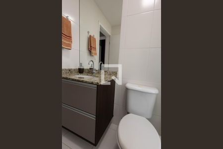 Apartamento para alugar com 68m², 2 quartos e 2 vagas Apartamento para alugar com 68m², 2 quartos e 2 vagasBanheiro