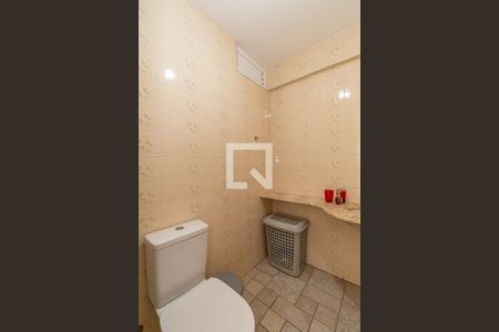 Banheiro  de apartamento para alugar com 1 quarto, 48m² em Cambuí, Campinas