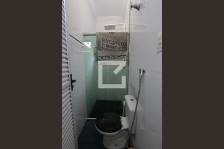 Banheiro de casa à venda com 2 quartos, 100m² em Industrial, Contagem