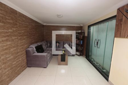 Casa à venda com 100m², 2 quartos e 1 vagaSala