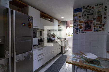 Apartamento à venda com 118m², 4 quartos e 2 vagasCozinha