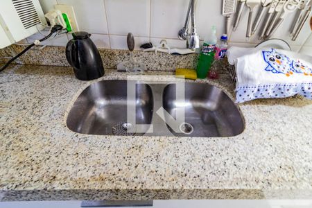 Apartamento à venda com 118m², 4 quartos e 2 vagasCozinha - Torneira