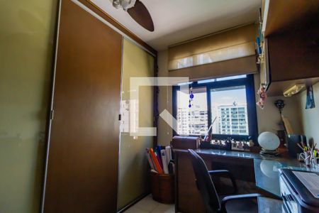 Apartamento à venda com 118m², 4 quartos e 2 vagasQuarto 3