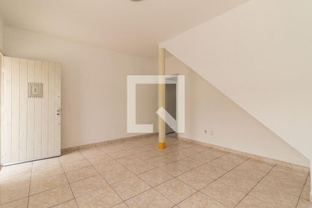 Casa para alugar com 100m², 2 quartos e 2 vagasSala