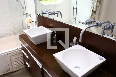 Apartamento à venda com 390m², 3 quartos e 2 vagasBanheiro da Suíte