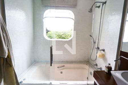 Apartamento à venda com 390m², 3 quartos e 2 vagasBanheiro da Suíte