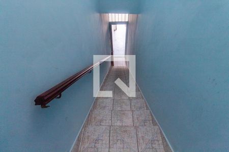 Casa para alugar com 200m², 3 quartos e 8 vagasEscada