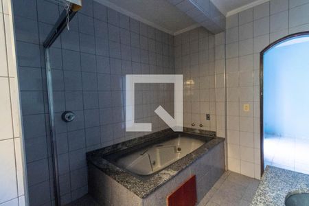 Casa para alugar com 200m², 3 quartos e 8 vagasBanheiro da Suíte